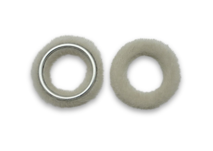Ring synthetic fur 28mm off white